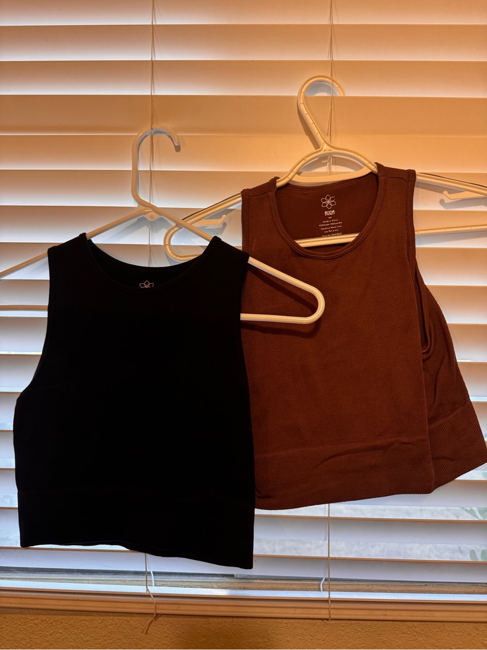Women’s Ribbed Cropped Tank Top - Black and Brown